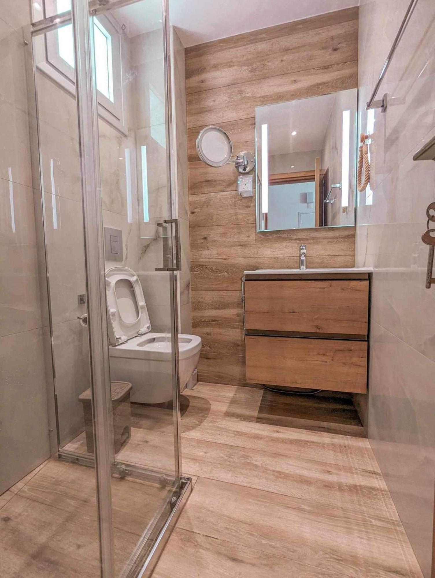 Bohemian Rhapsody Apartment Paphos ภายนอก รูปภาพ