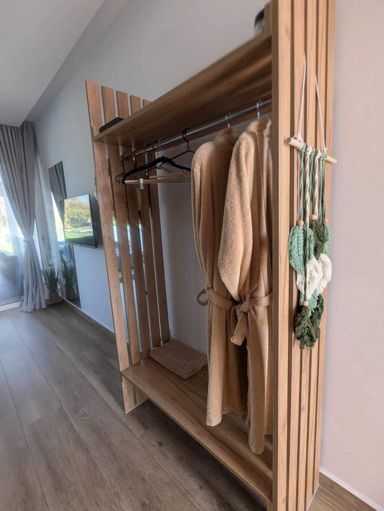 Bohemian Rhapsody Apartment Paphos ภายนอก รูปภาพ