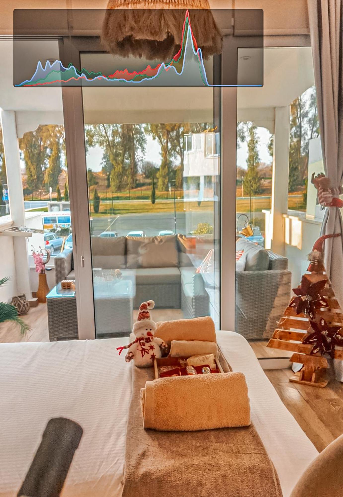 Bohemian Rhapsody Apartment Paphos ภายนอก รูปภาพ