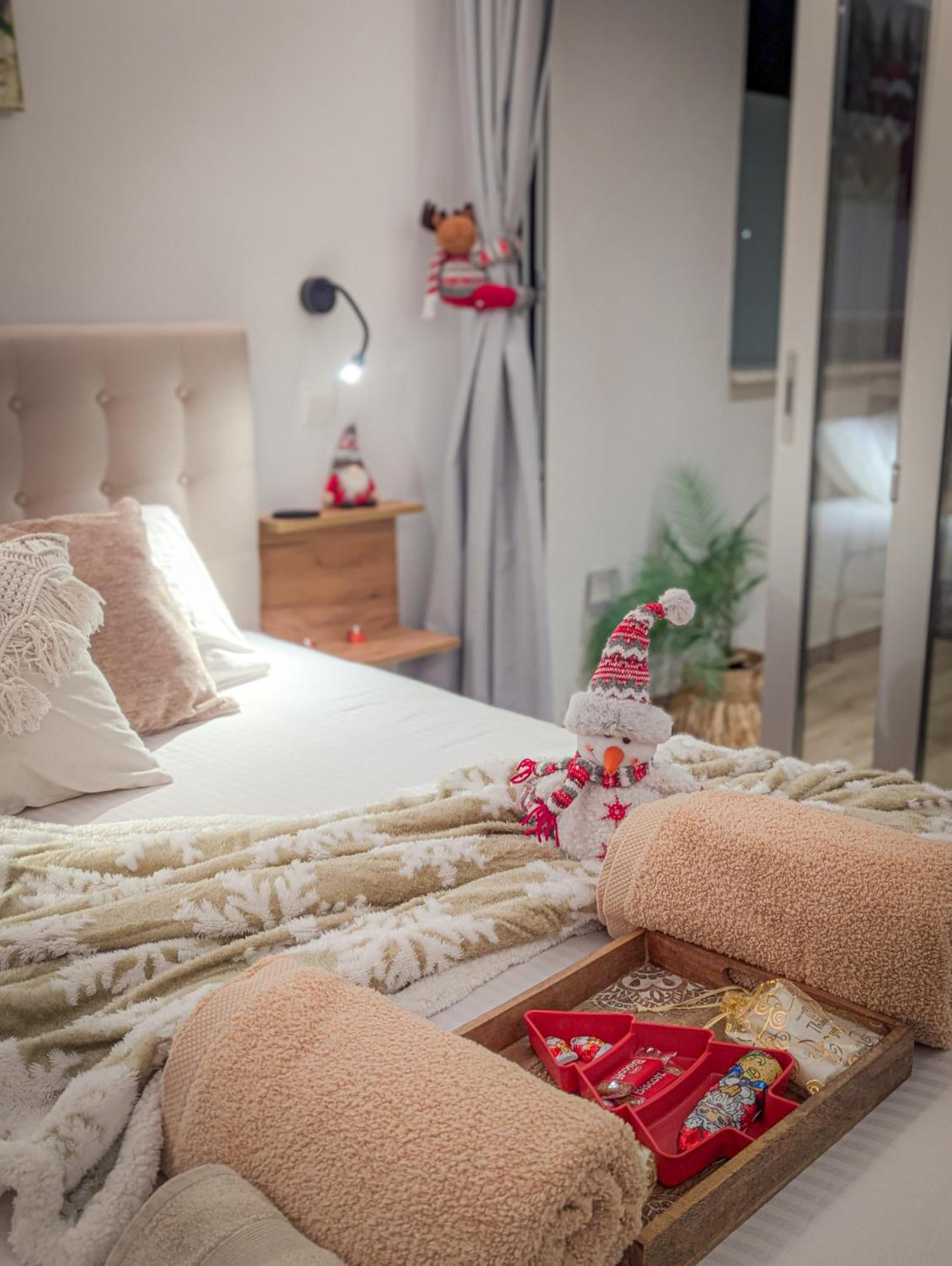 Bohemian Rhapsody Apartment Paphos ภายนอก รูปภาพ